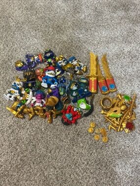Treasure X Toy Lot Moose Toys Pharaoh Weapons Heads Limps Crown